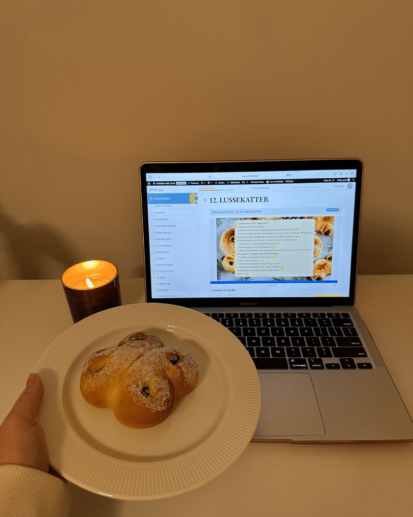 Lussekatter i lekcja o szwedzkich bułeczkach w kursie Julkalender